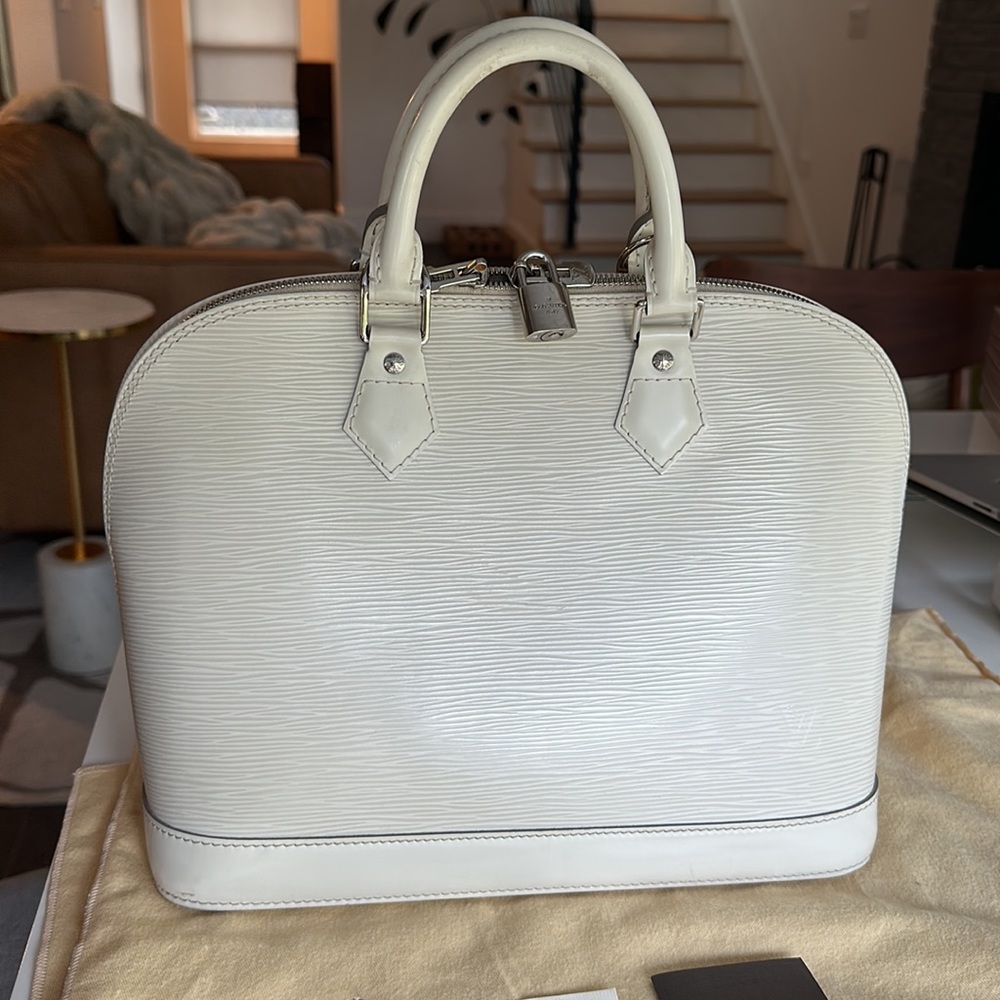 Louis Vuitton Epi Alma PM